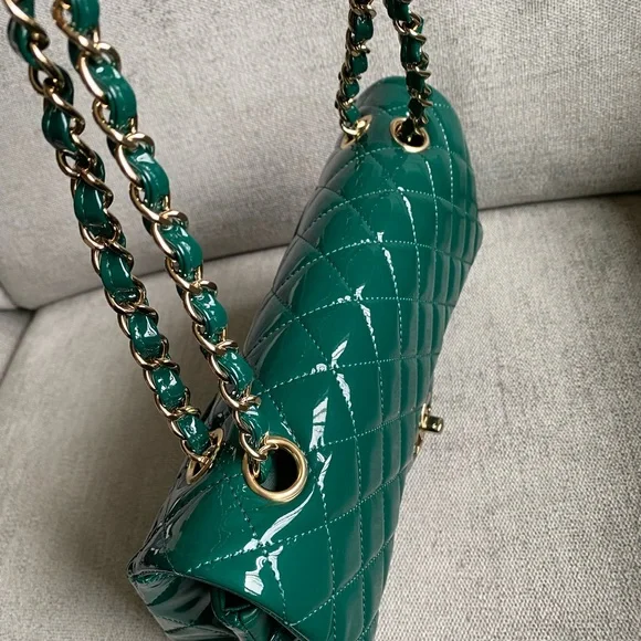 SOLD Chanel medium double flap in green patent leather gold hardware - Picture 3 of 12